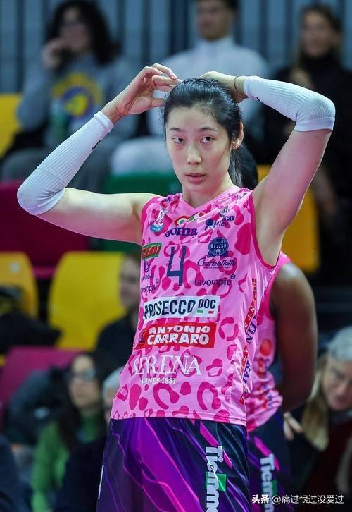 关于南美杯足球赛事中，女选手实力爆发的信息